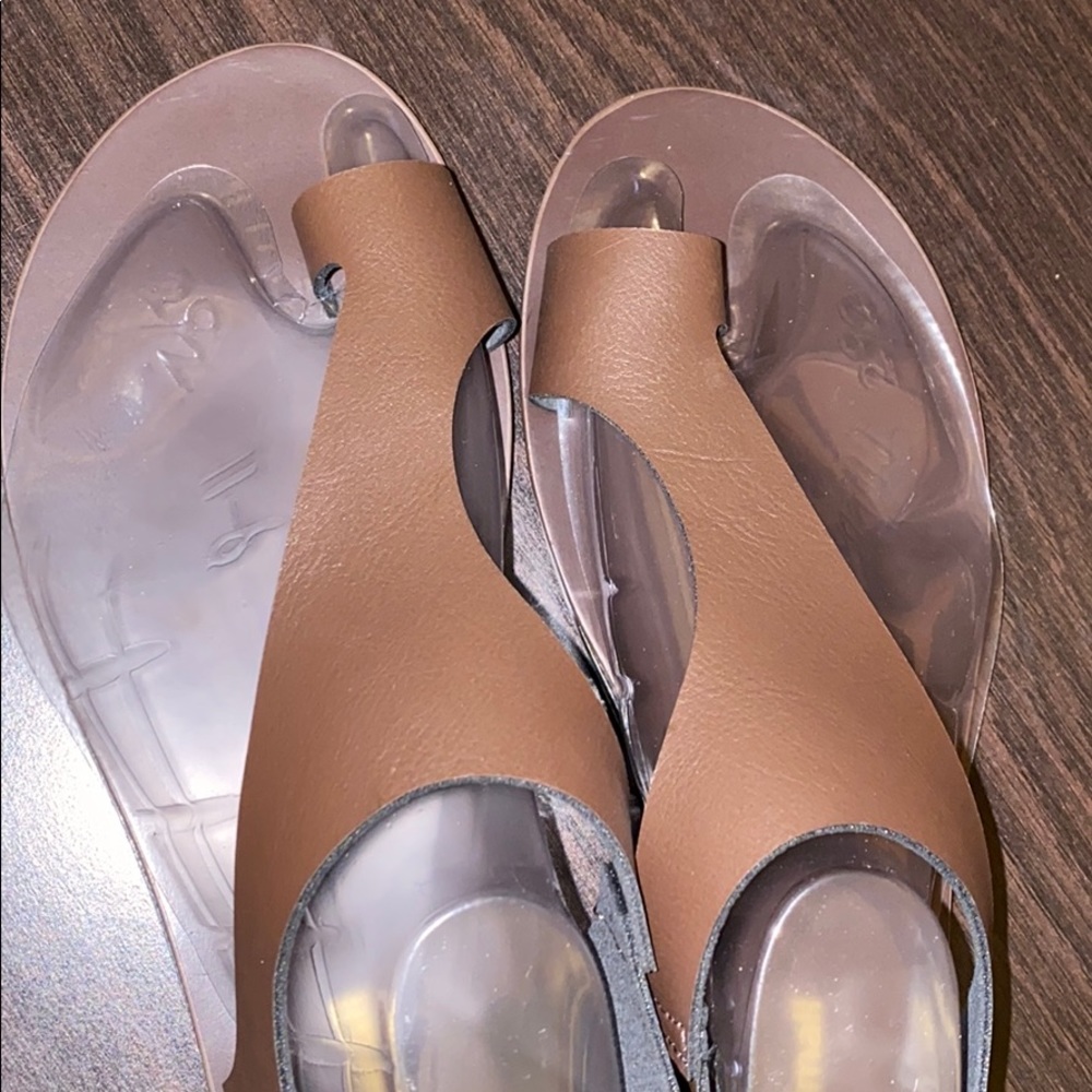Sandals - Picture 2 of 4
